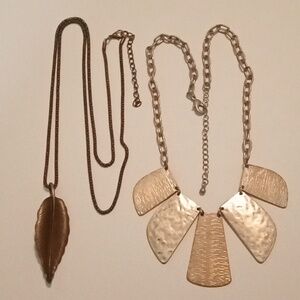 #1017. 2 Piece Gold Toned Hammered Statement Necklace & Feather Pendant Bundle